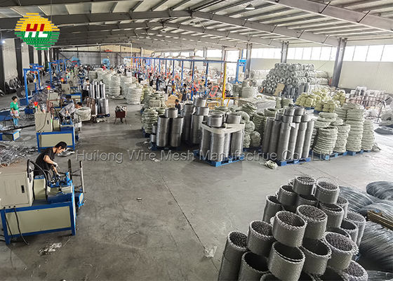 HUILONG Galvanized Steel Razor Wire Coils , ISO Barbed Wire On Garden Fence