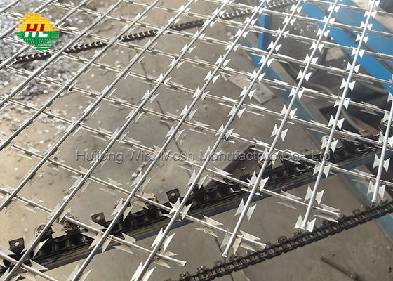 Hot Galvanized Barbed Wire Tape 300 500 700 900mm coil diameter