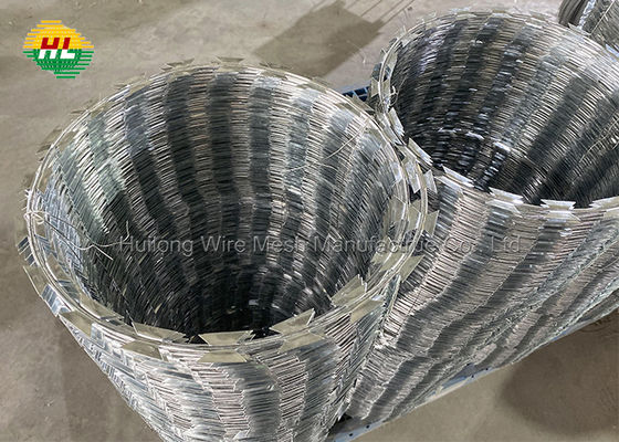 Hot Galvanized Barbed Wire Tape 300 500 700 900mm coil diameter
