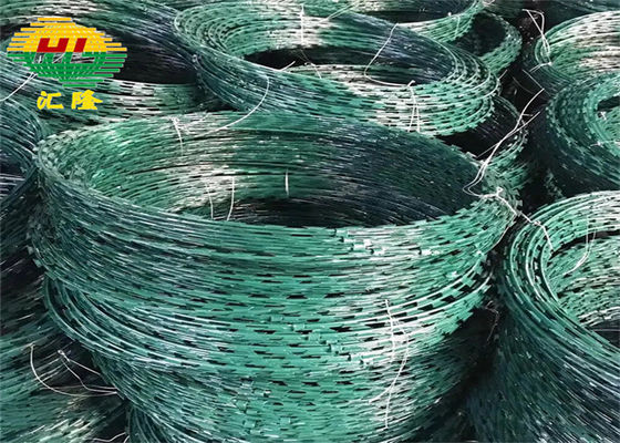 Le PVC vert d'anticorrosion a enduit le barbelé en accordéon 1400-1500MPA