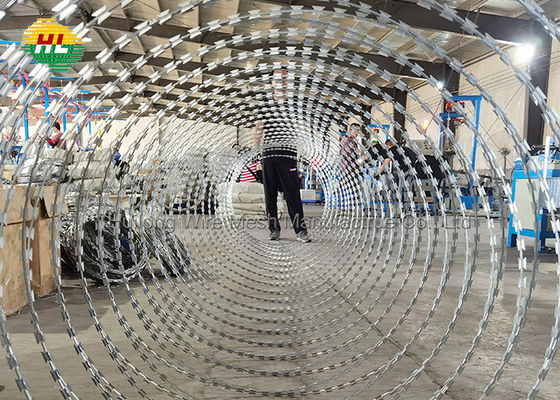 La sécurité de jardin de fil de jardin de rasoir clôturant, a coupé le fil en accordéon de rasoir a galvanisé l'acier 300MM